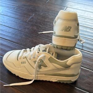New Balance 550 Sneakers in Cream and Green